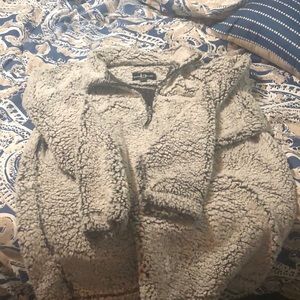Gray Quarter Zip Sherpa. Gently Used.